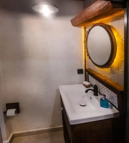 Uzun Carsi Mira Loft Kas