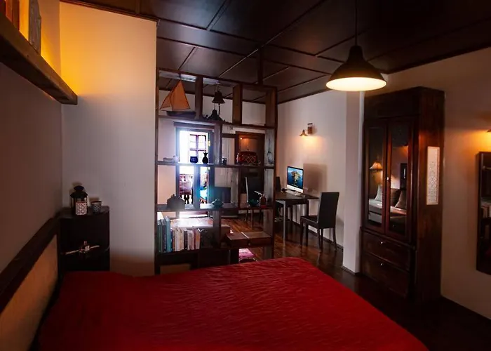 Uzun Carsi Mira Loft
